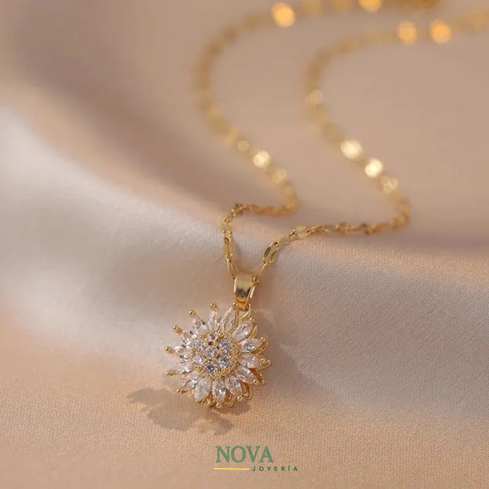 Collar Girasol Rotatorio | Baño en Oro + Estuche CORAZON Gratis✨