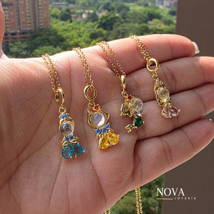 Collar Princesas de Disney | Baño de Oro + Caja Regalo Gratis✨👑