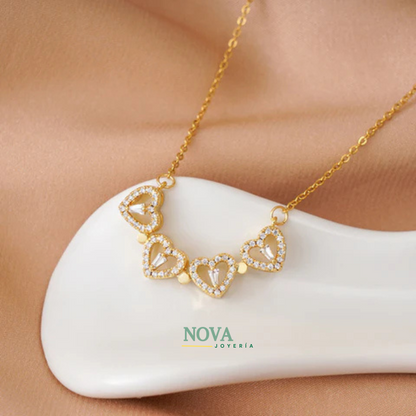 Collar Trébol de Corazones Bañado en Oro | Baño de Oro + Caja Gratis✨