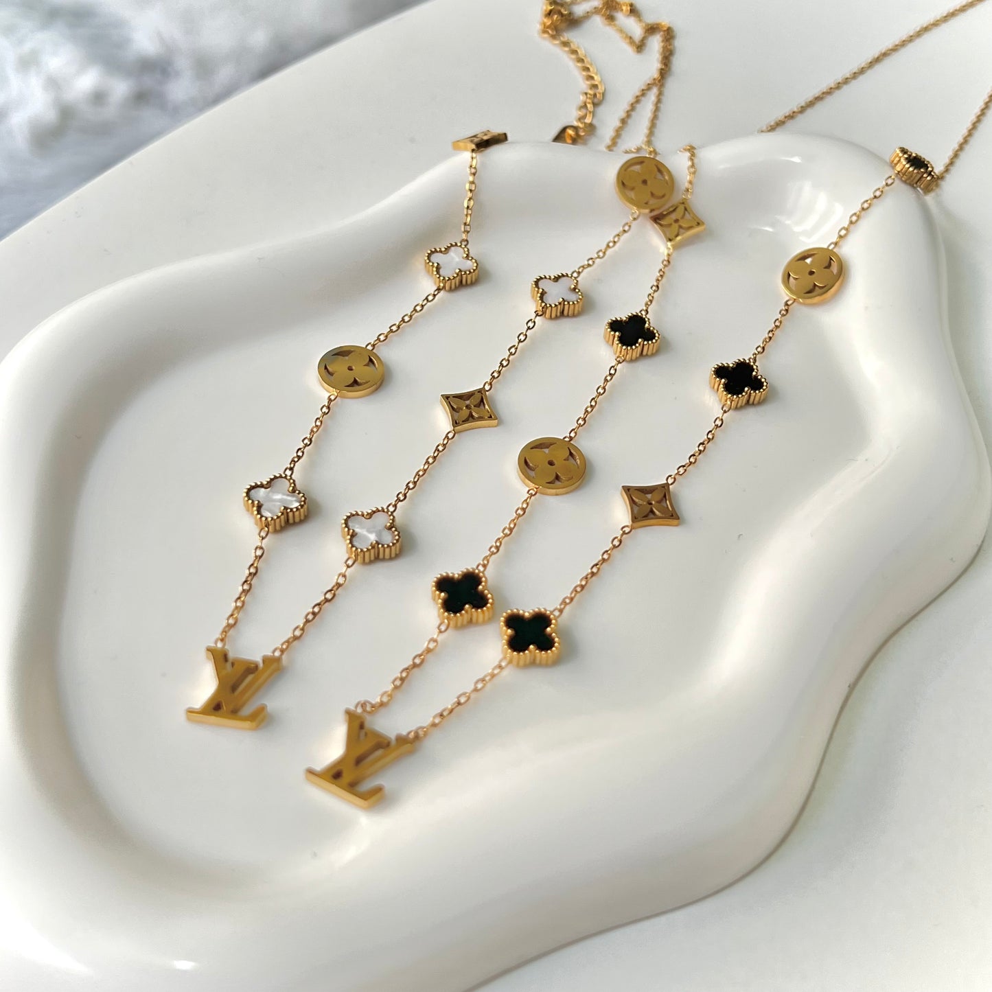 Collar Louis Vuitton + Caja Premium Gratis