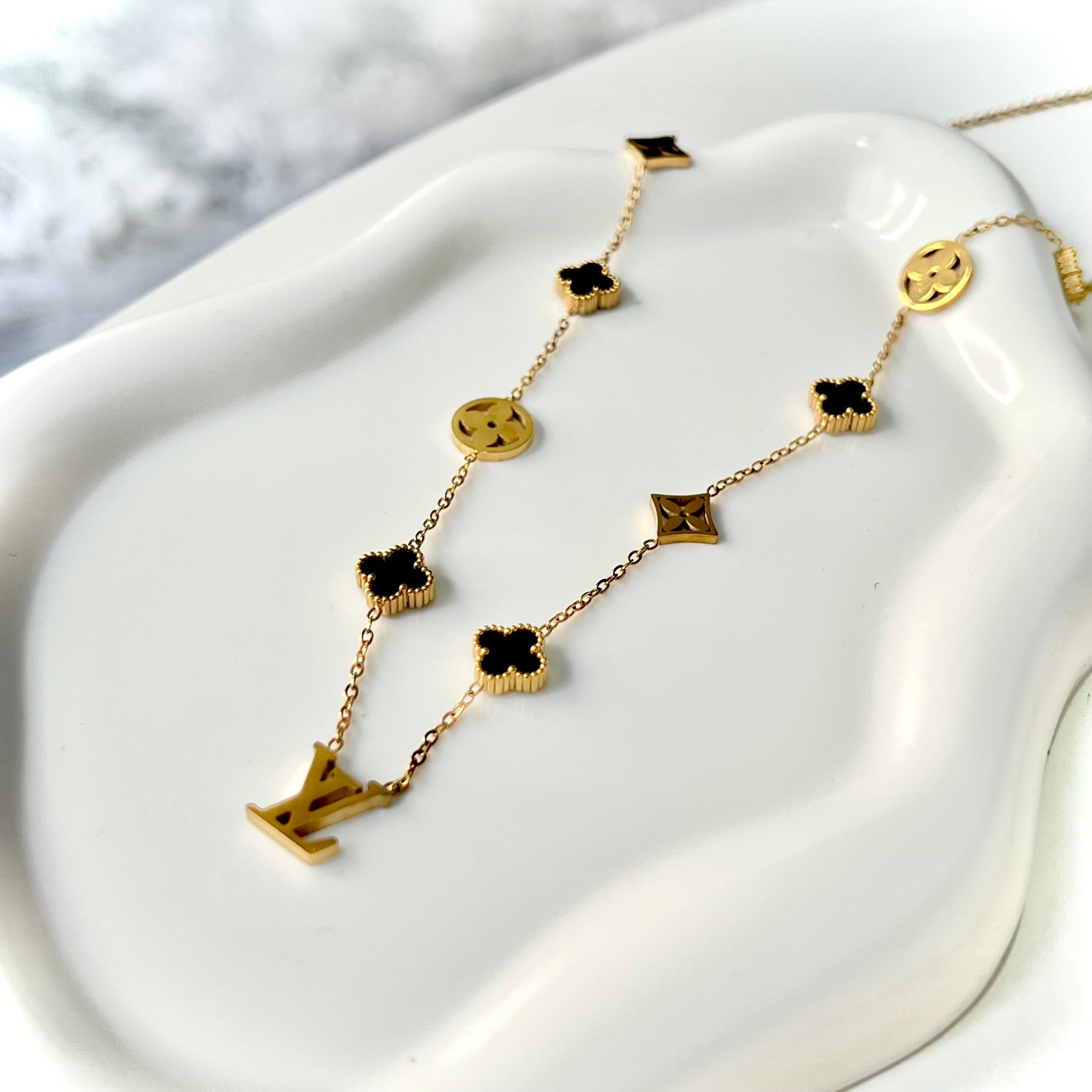 Collar Louis Vuitton + Caja Premium Gratis